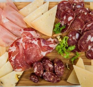 formaggi-salumi-abbinamento-calorie-alimentazione